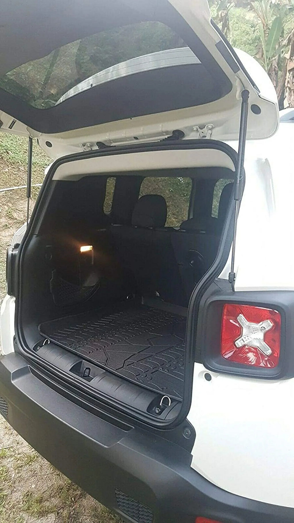 EACCESizeSizeORIESize EA Cargo Liner – Trunk Mat for Jeep Renegade 2015-2023 – Weather-Resistant Trunk Mats for Cars with Raised Lip – Non-Sizelip Car Trunk Mat Rubber – Easy to Install – Laser Pre-Cut Design