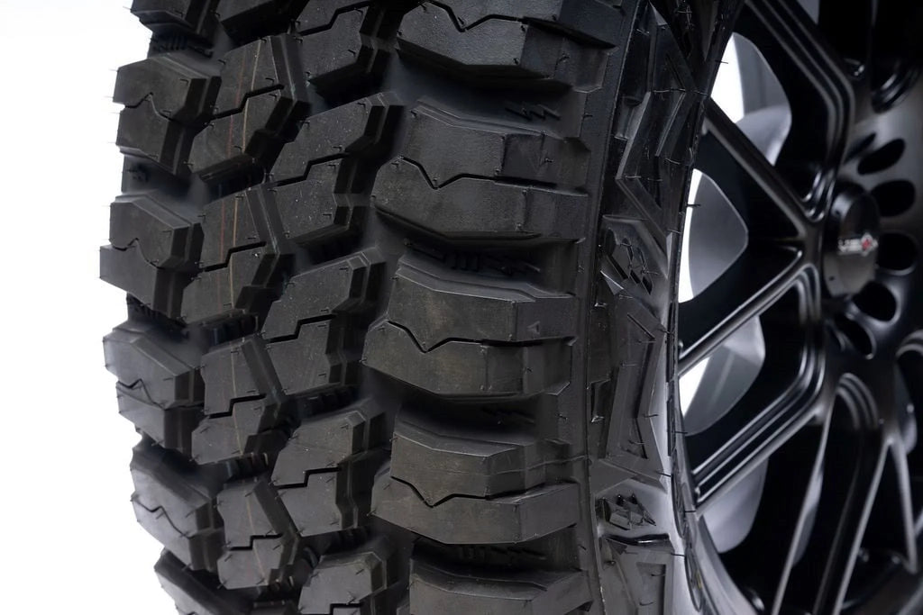 LT295/70R17 121/118Q AMERICUSize RUGGED M/T E/10 BW