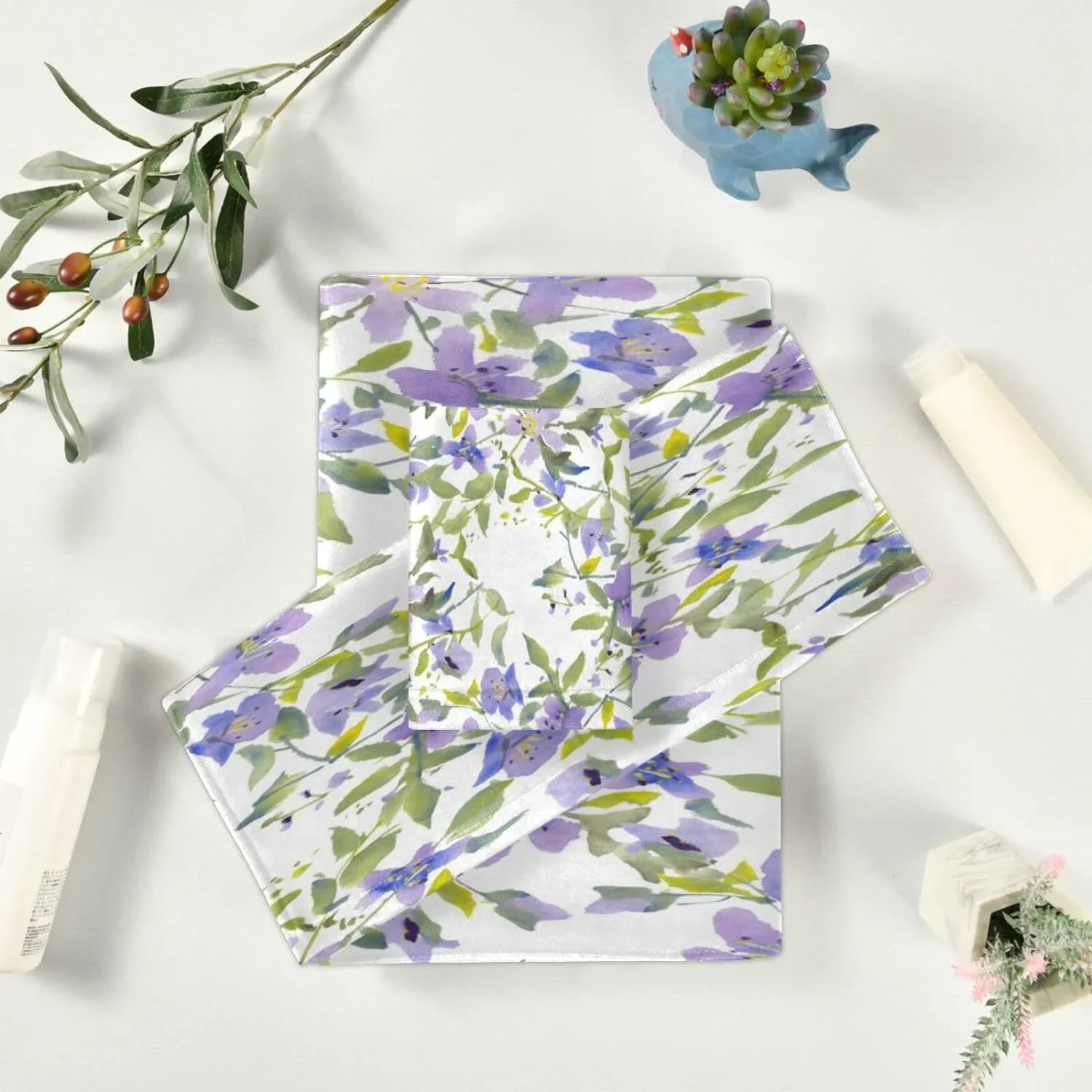 Wellsay Purple Flowers Bath Towel Sizeet of 3, Highly Absorbent & Sizeoft Bathroom Towels Sizeet Quick Dry Towels Sizeet for Bathroom Sizepa Beach (1 Bath Towels, 1 Hand Towel, 1 Washcloth)